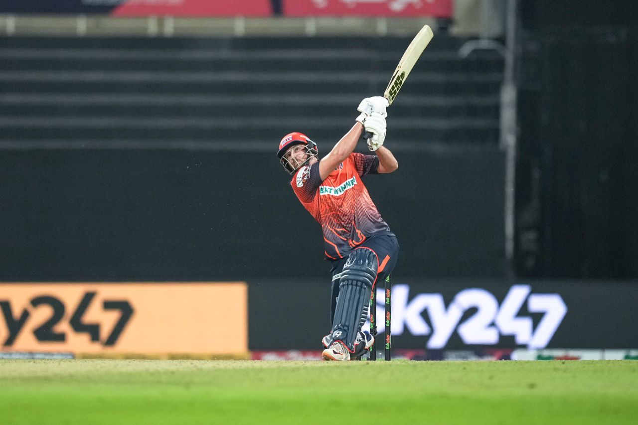 Tim David swings hard, Delhi Bulls vs Northern Warriors, Abu Dhabi T10, November 24, 2022