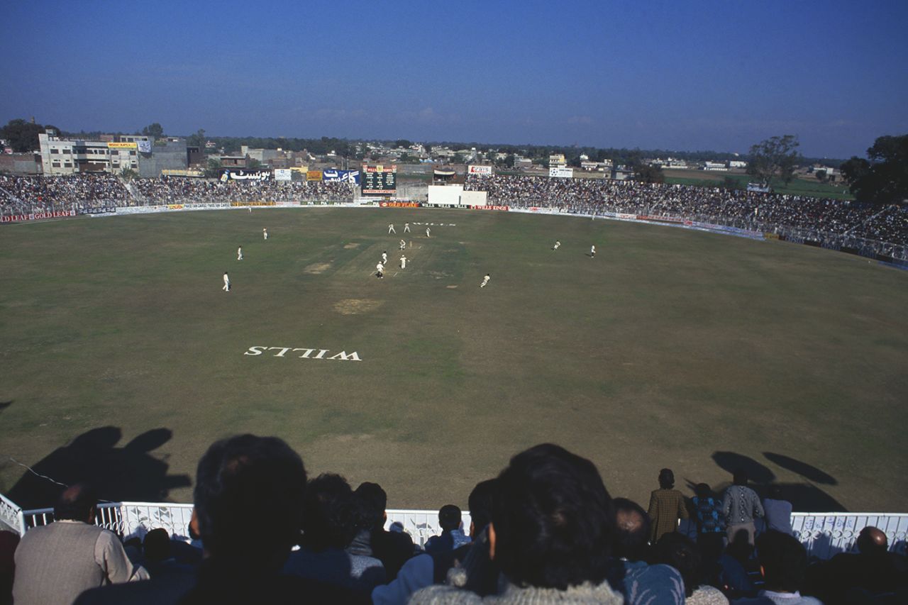 A general view of the Pakistan-India Test at Jinnah Stadium in Sialkot, Pakistan vs India, 4th Test, Sialkot, December 1989