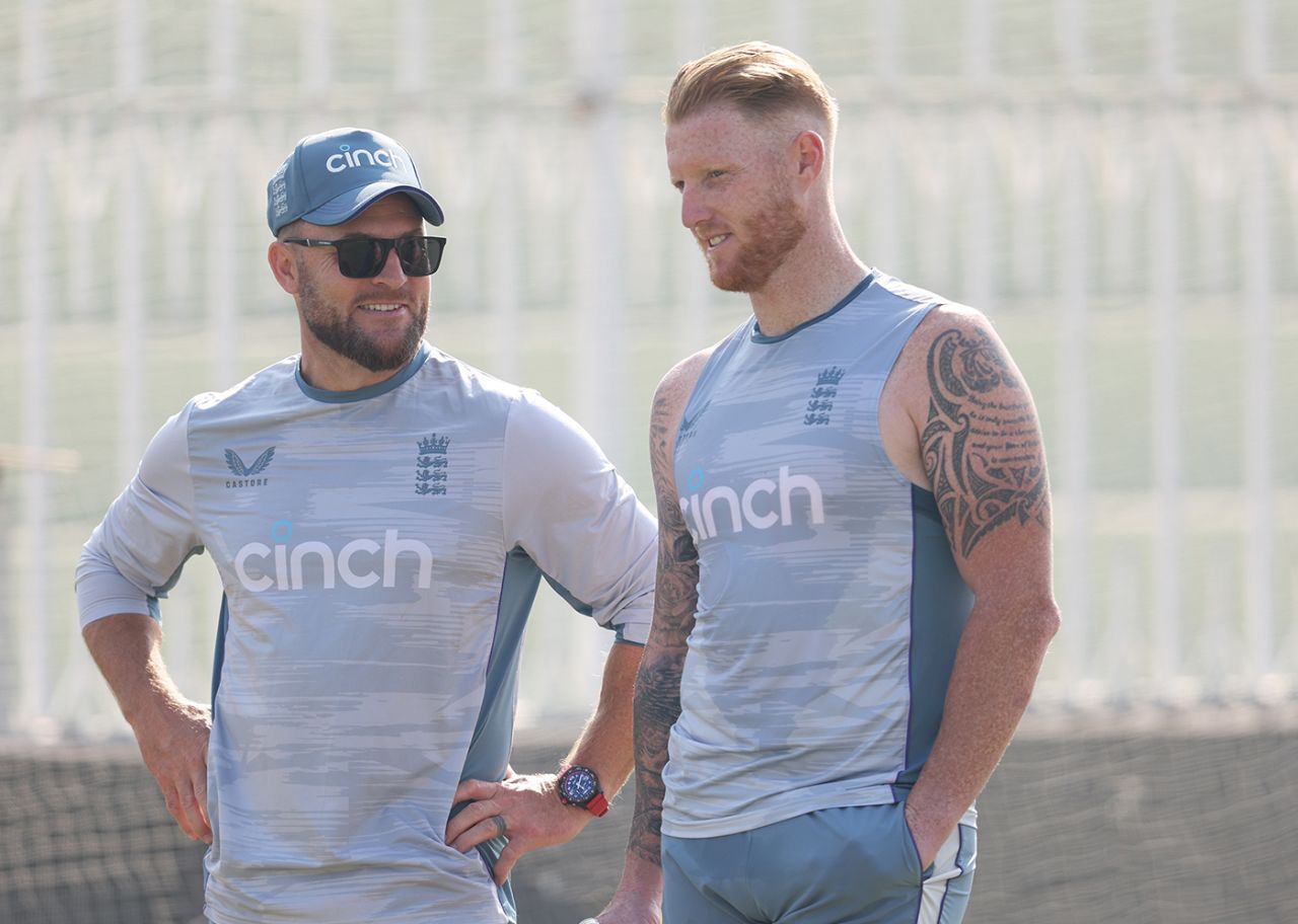 Brendon McCullum and Ben Stokes oversee England training, Rawalpindi, November 28, 2022