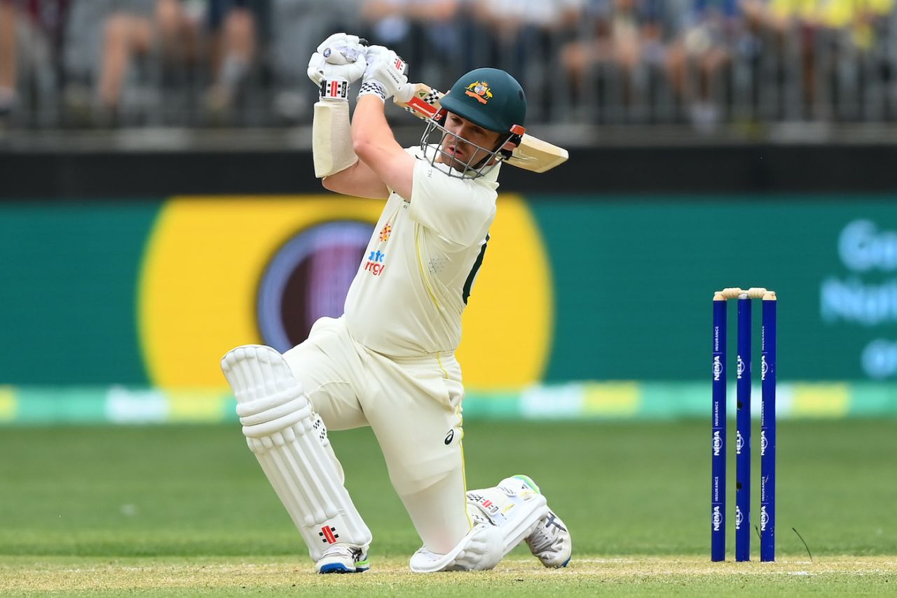 Travis Head plays the slog sweep, Australia vs West Indies, 1st Test, Perth, 2nd Day, December 1, 2022