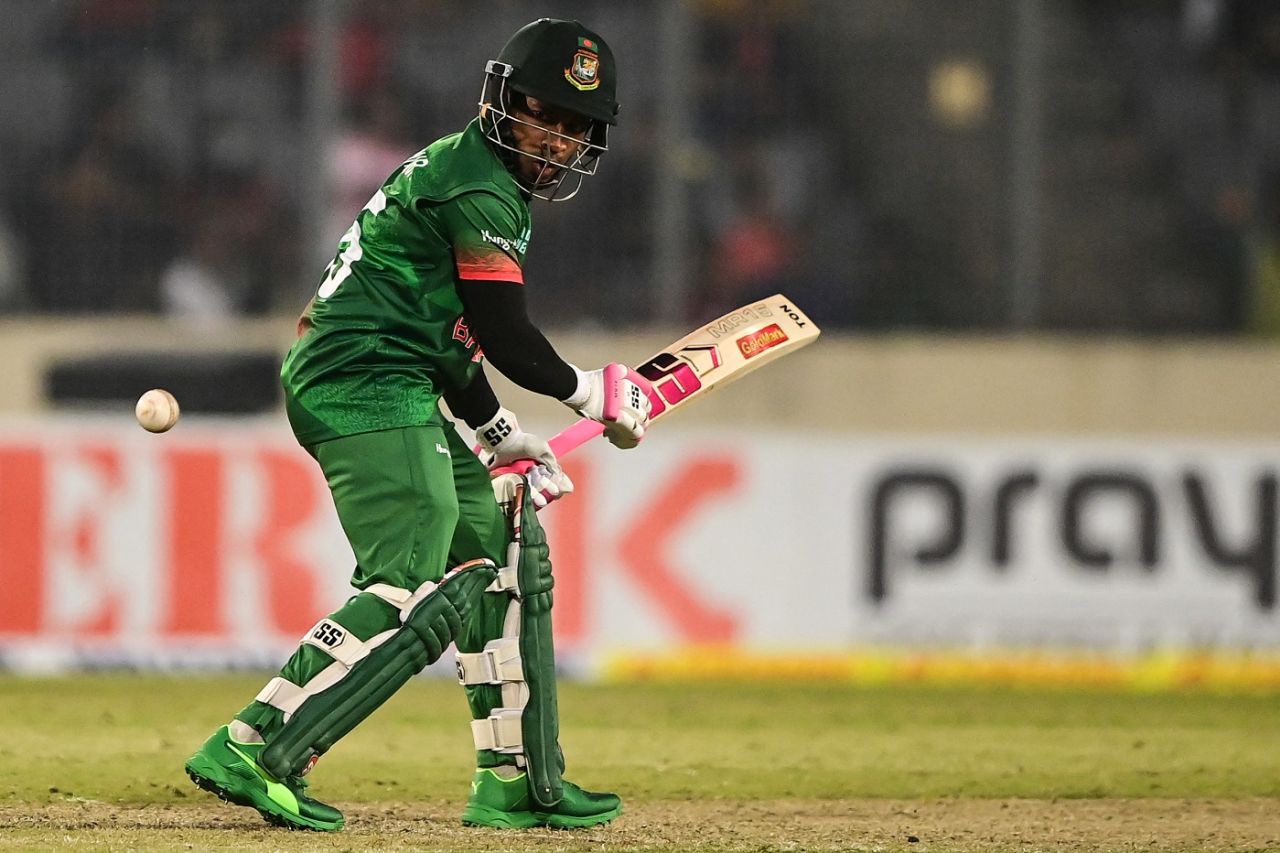 Mushfiqur Rahim dabs the ball late, Bangladesh vs India, 1st ODI, Dhaka, December 4, 2022
