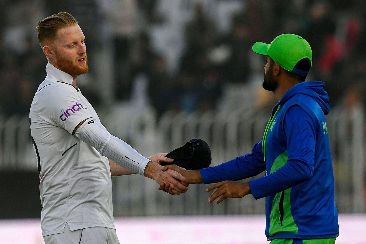Ben Stokes shakes hands with Babar Azam, Pakistan vs England, 1st Test, Rawalpindi, 5th day, December 5, 2022