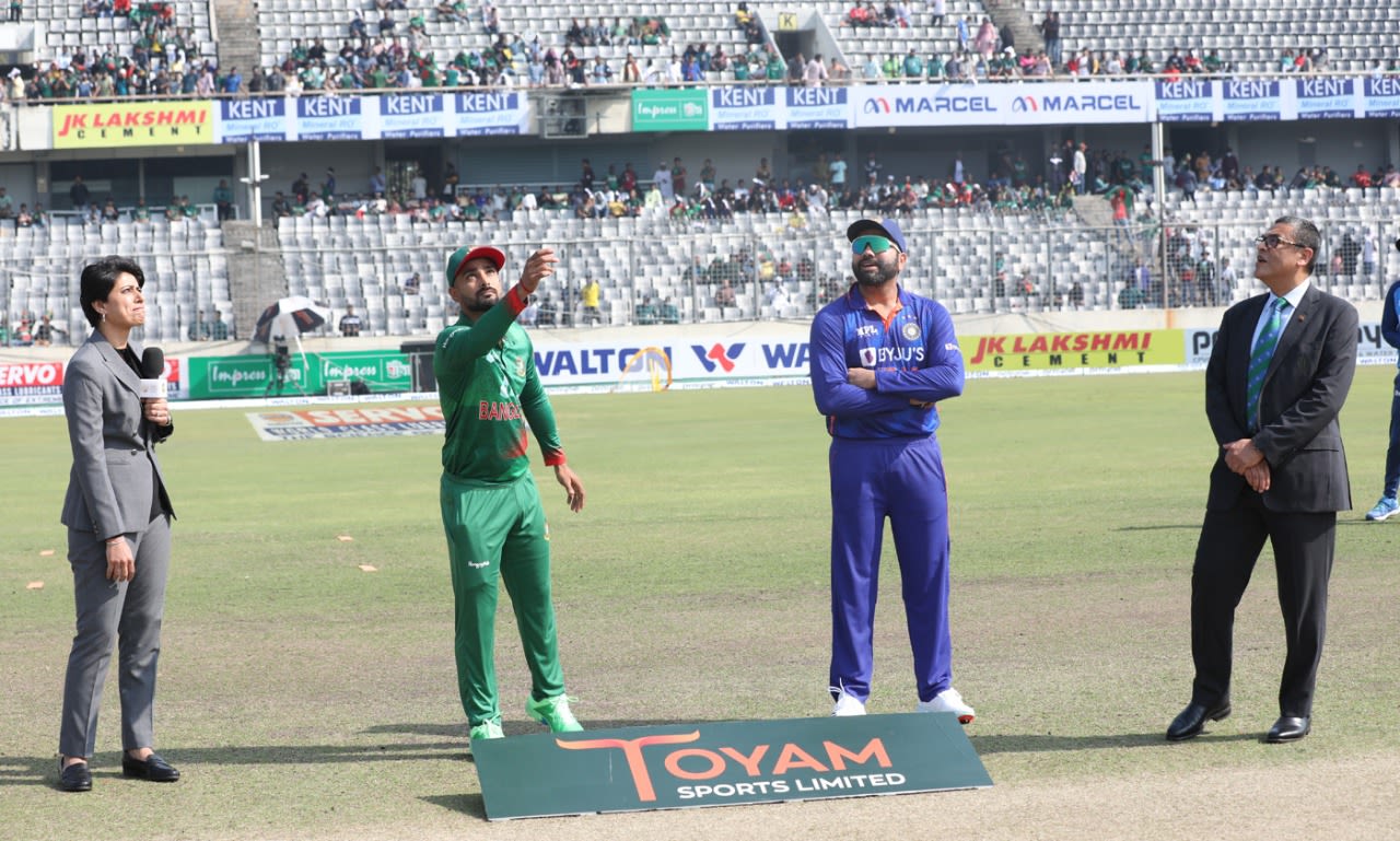 Litton Das flips the coin - Rohit Sharma called wrong, and was asked to field, Bangladesh vs India, 2nd ODI, Dhaka, December 7, 2022