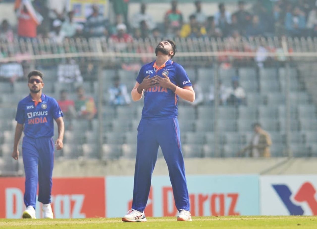 Mohammed Siraj found a way through Litton Das' defence to get his second wicket, Bangladesh vs India, 2nd ODI, Dhaka, December 7, 2022