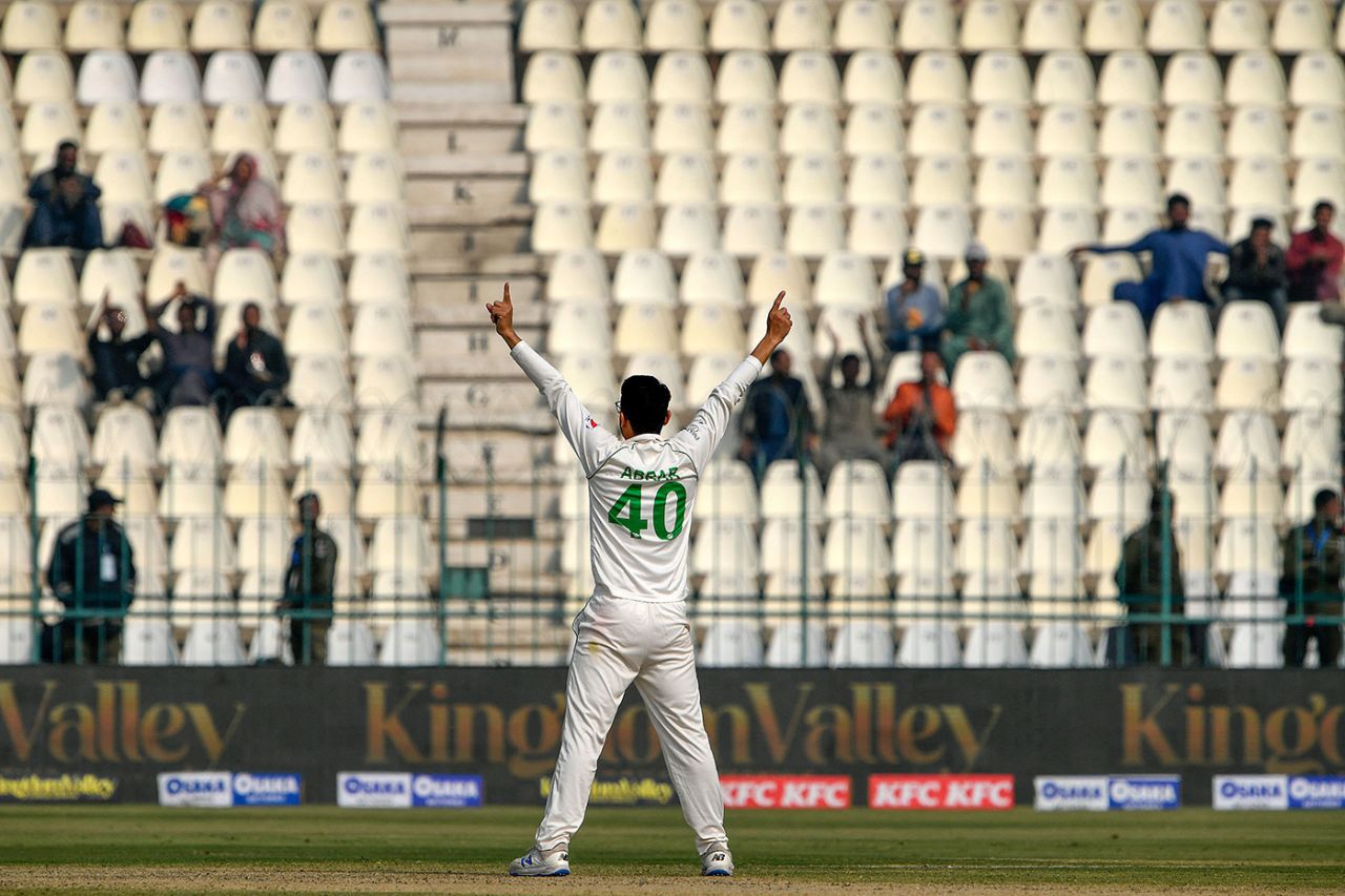Abrar Ahmed took a five-for before lunch on debut, Pakistan vs England, 2nd Test, Multan, 1st day, December 9, 2022