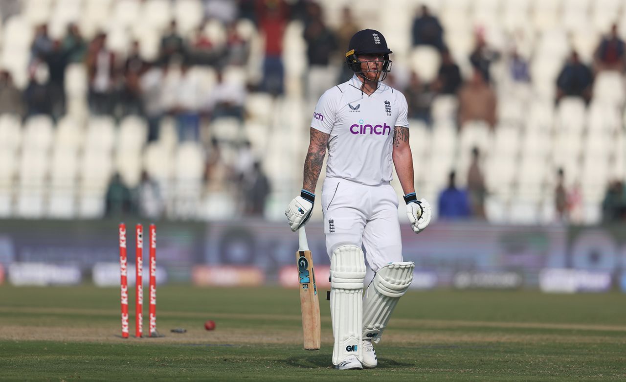 Ben Stokes walks off after being bowled for 30, Pakistan vs England, 2nd Test, Multan, 1st day, December 9, 2022