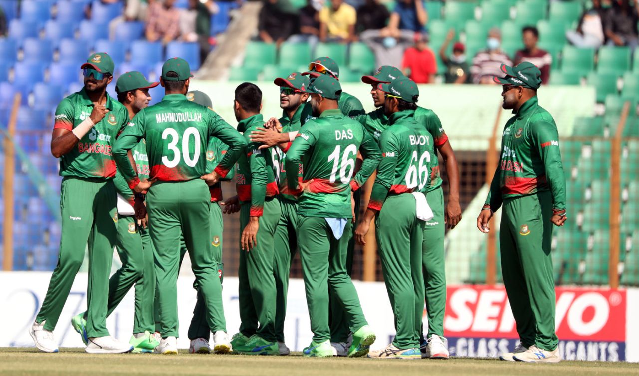 Mehidy Hasan Miraz picked up Bangladesh's first wicket of the match, Bangladesh vs India, 3rd ODI, Chattogram, December 10, 2022