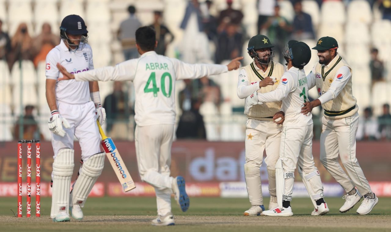 Joe Root was brilliantly caught at short leg off Abrar Ahmed, Pakistan vs England, 2nd Test, Multan, 2nd day, December 10, 2022