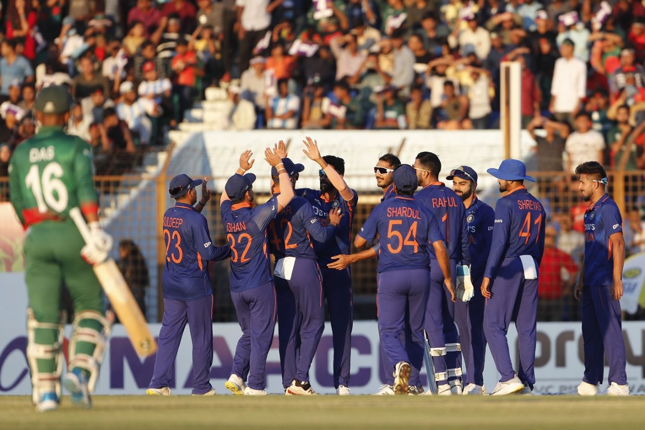 Axar Patel struck with the first ball of his spell to send back Anamul Haque, Bangladesh vs India, 3rd ODI, Chattogram, December 10, 2022