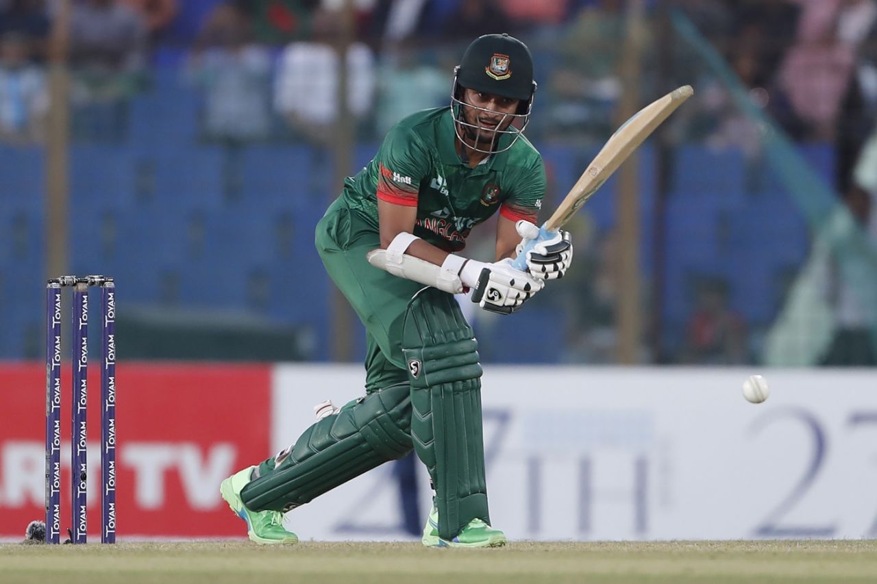 Shakib Al Hasan held one end up even as Bangladesh lost wickets regularly at the other, Bangladesh vs India, 3rd ODI, Chattogram, December 10, 2022