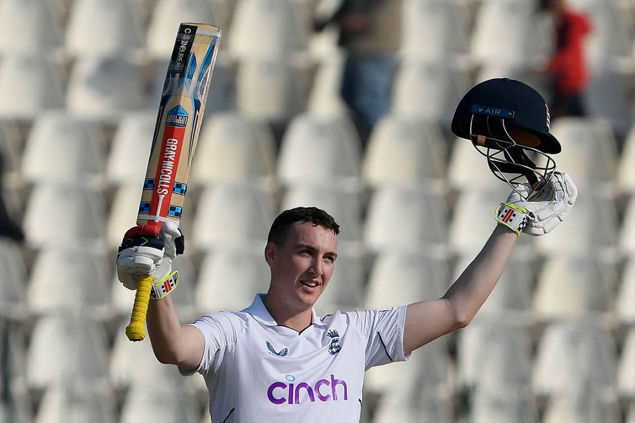 Harry Brook celebrates his second Test hundred, Pakistan vs England, 2nd Test, Multan, 3rd day, December 11, 2022