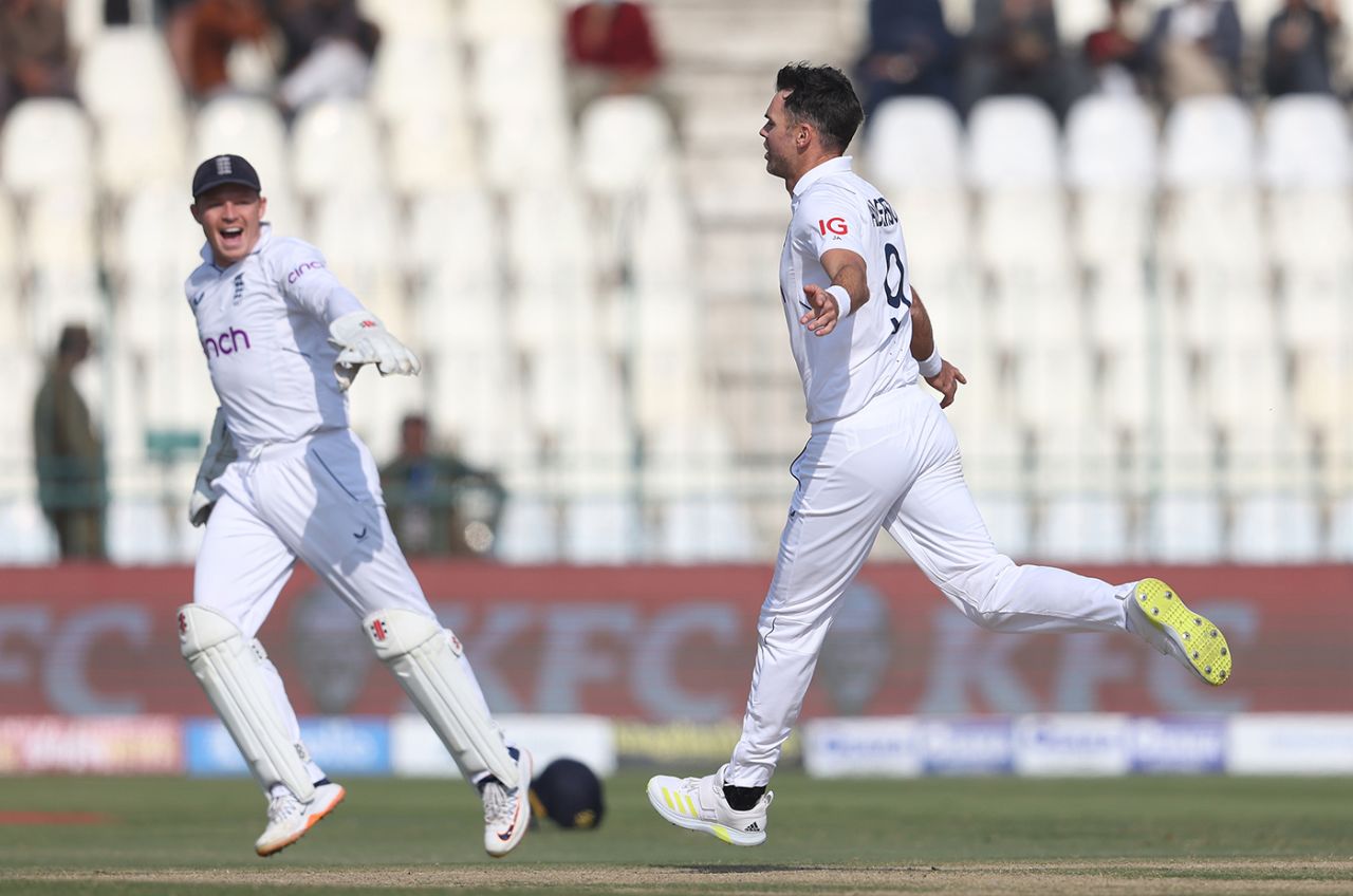 James Anderson wheels away in celebration, Pakistan vs England, 2nd Test, Multan, 3rd day, December 11, 2022