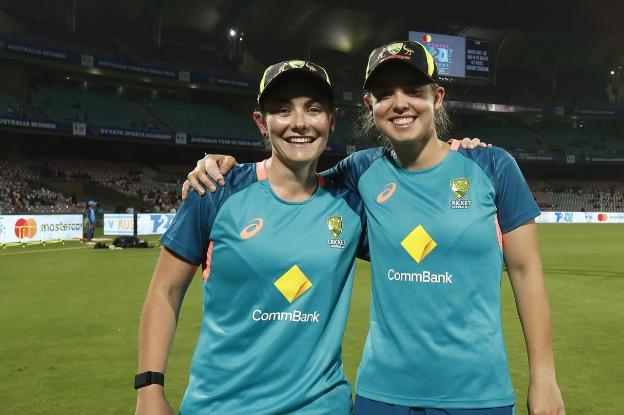Heather Graham and Phoebe Litchfield strike a pose after receiving their T20I caps, India vs Australia, 2nd women's T20I, DY Patil, December 11, 2022