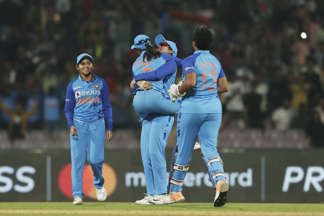 The Indian players celebrate after the win, India vs Australia, 2nd women's T20I, DY Patil, December 11, 2022