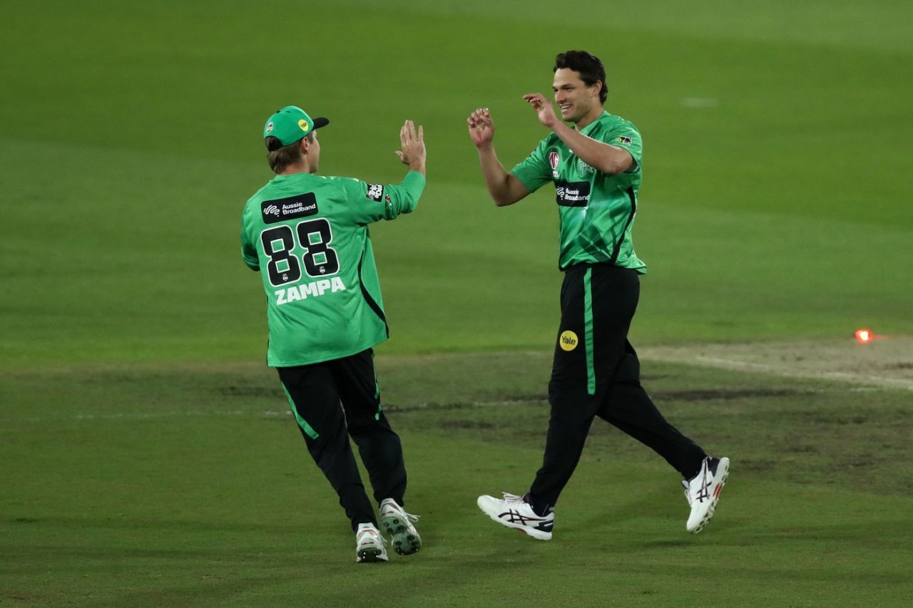 Nathan Coulter-Nile celebrates after dismissing Alex Hales, Sydney Thunder vs Melbourne Stars, BBL 2022-23, Canberra, December 13, 2022