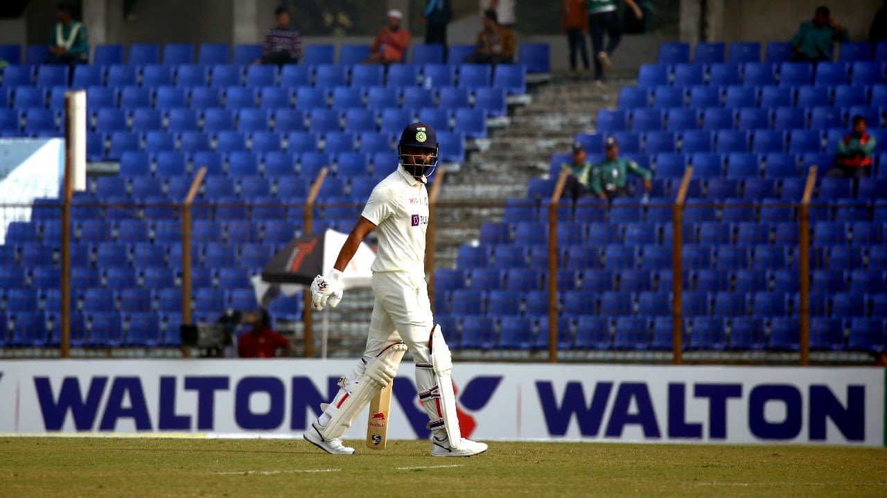 KL Rahul walks back after inside-edging Khaled Ahmed onto his stumps, Bangladesh vs India, 1st Test, Chattogram, 1st day, December 14, 2022