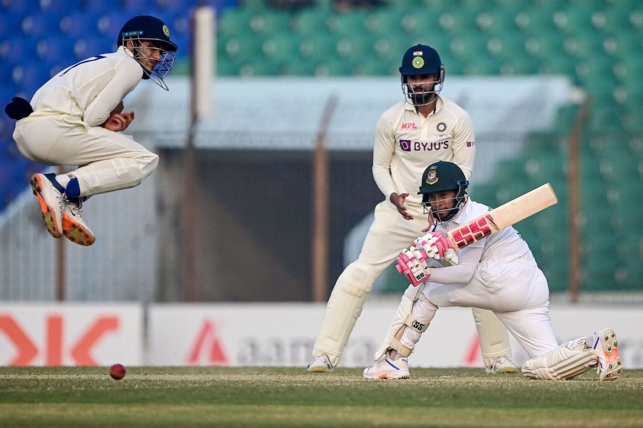 Shubman Gill's leaps to evade Mushfiqur Rahim's sweep, Bangladesh vs India, 1st Test, Chattogram, 2nd Day, December 15, 2022
