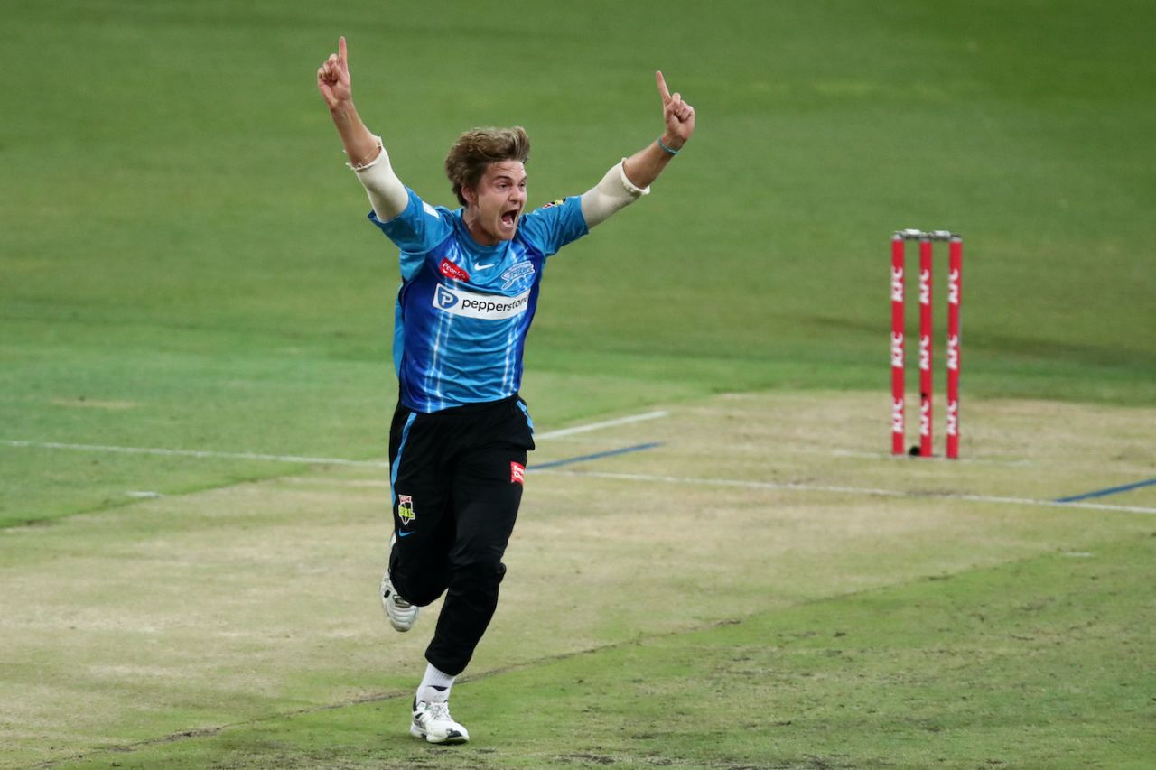 Henry Thornton ripped through Sydney Thunder's top order, Adelaide Strikers vs Sydney Thunder, Big Bash League 2022-23, Adelaide, December 16, 2022