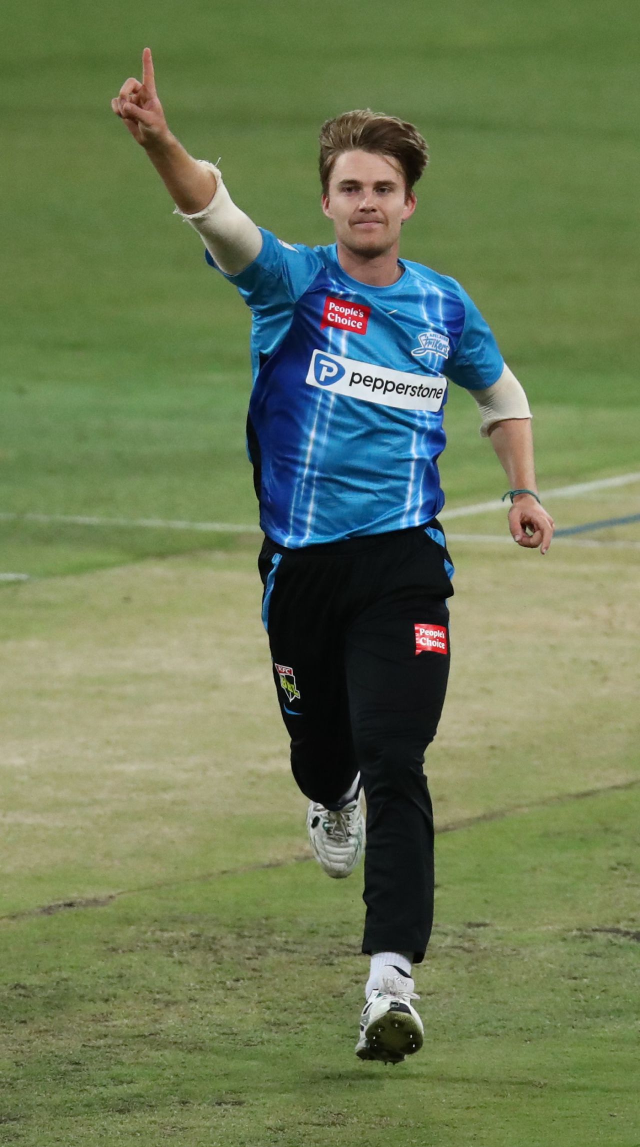 Henry Thornton picked up five wickets, for just three runs, Sydney Thunder vs Adelaide Strikers, BBL 2022-23, Sydney, December 16, 2022