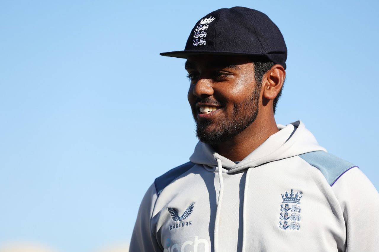 Rehan Ahmed dons his England cap ahead of his Test debut, Pakistan vs England, 3rd Test, 1st day, Karachi, December 17, 2022