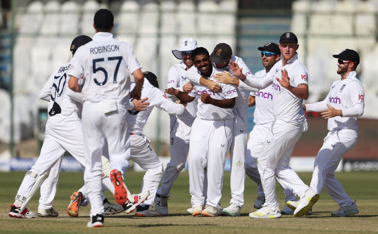 Rehan Ahmed dismisses Saud Shakeel for his first Test wicket, Pakistan vs England, 3rd Test, Karachi, 1st day, December 17, 2022