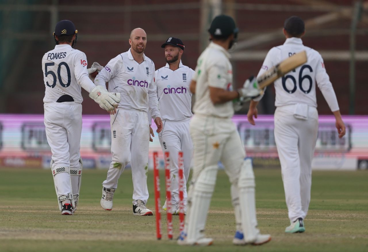 Jack Leach claimed four wickets on the first day in Karachi, Pakistan vs England, 3rd Test, Karachi, 1st day, December 17, 2022