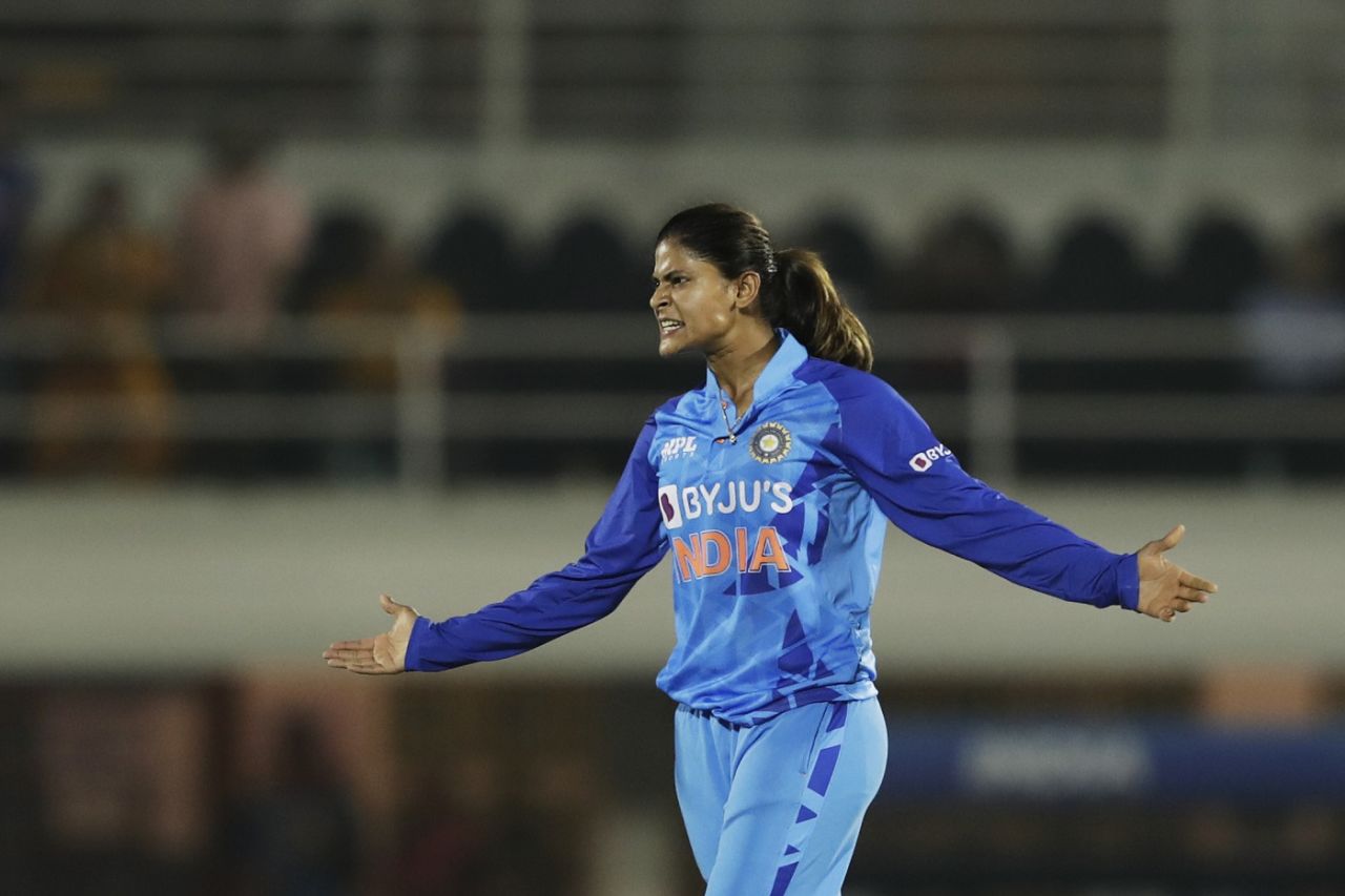 Radha Yadav celebrates after castling Tahlia McGrath, India vs Australia, 4th T20I, Mumbai, December 17, 2022