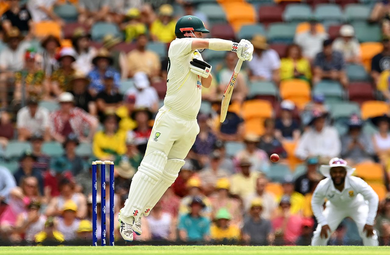 Travis Head fends off a short delivery, Australia vs South Africa, 1st Test, Brisbane, December 18, 2022