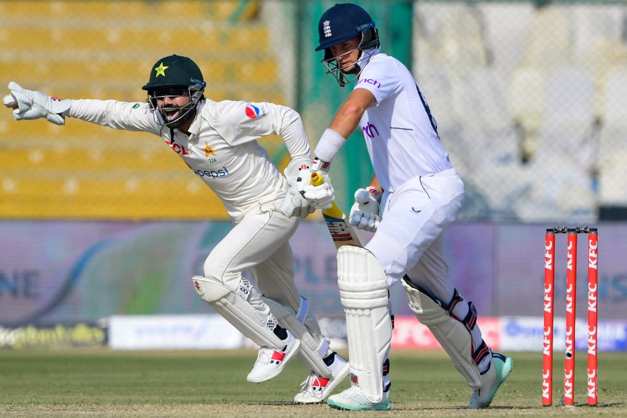 Joe Root was caught at slip first-ball. Pakistan vs England, 3rd Test, Karachi, 2nd day, December 18, 2022