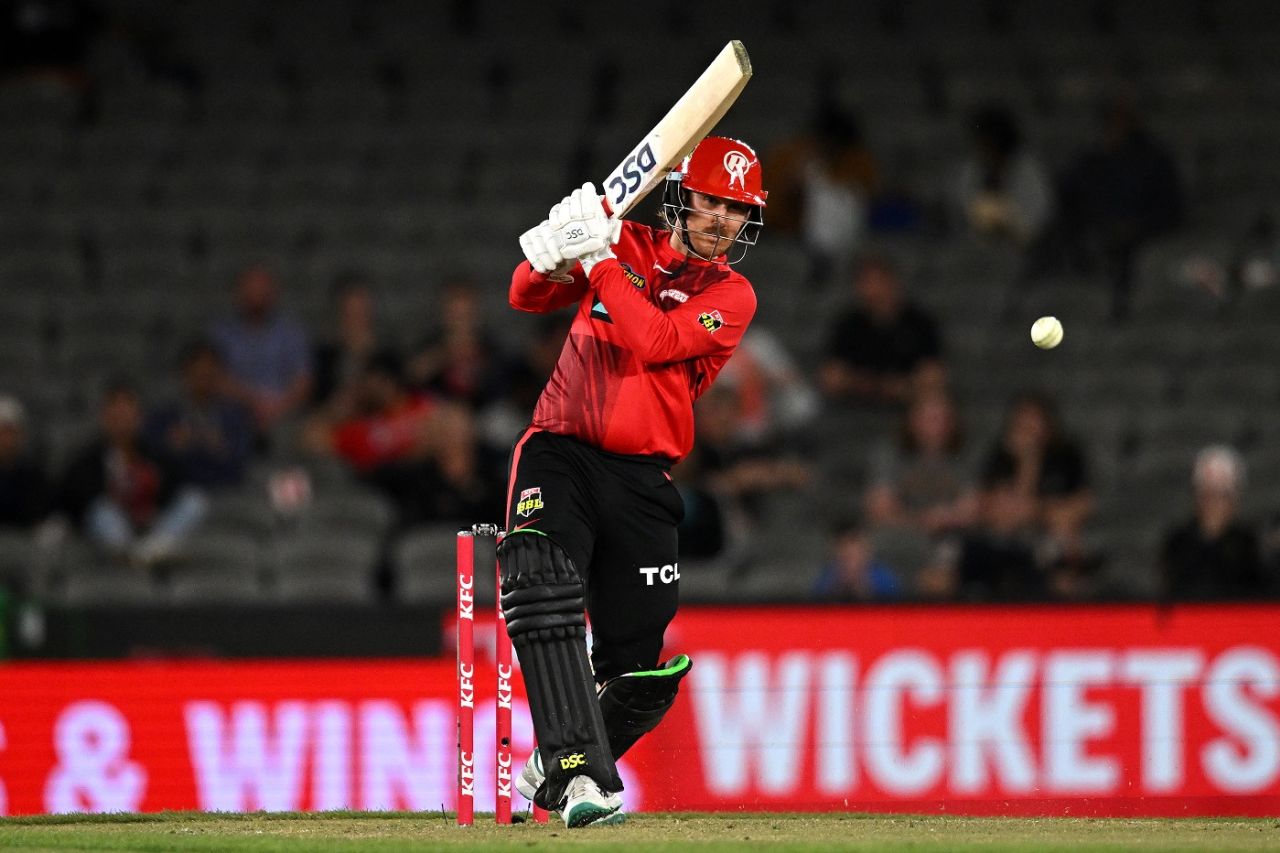 Nic Maddinson powers one down the ground, Sydney Thunder vs Melbourne Renegades, BBL, Melbourne, December 18, 2022