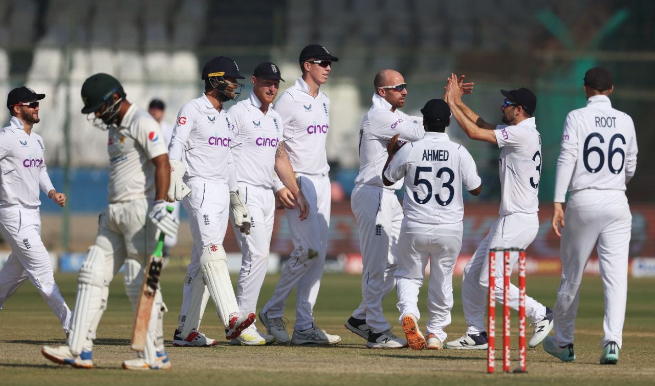 Abdullah Shafique fell lbw to Jack Leach, Pakistan vs England, 3rd Test, 3rd day, Karachi, December 19, 2022