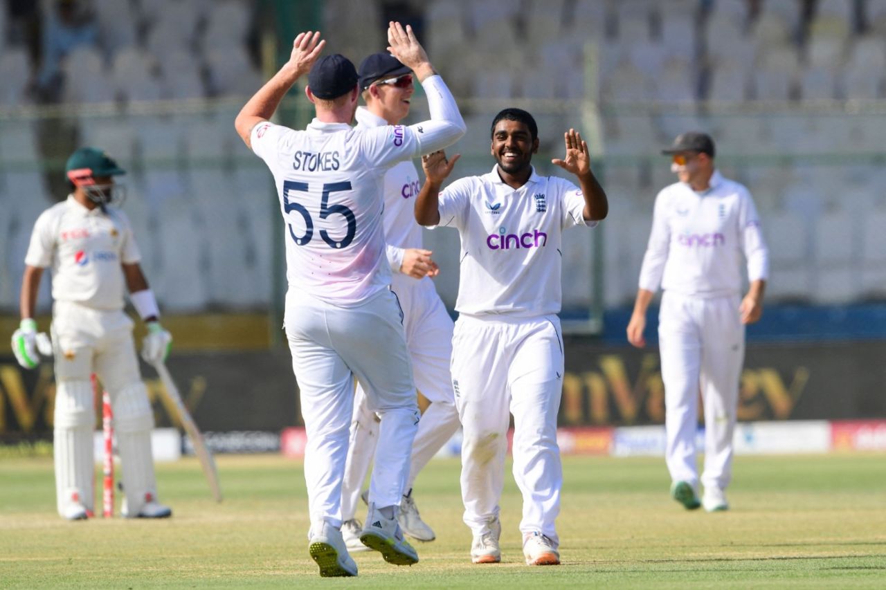Rehan Ahmed celebrates with Ben Stokes after the dismissal of Babar Azam, Pakistan vs England, 3rd Test, 3rd day, Karachi, December 19, 2022