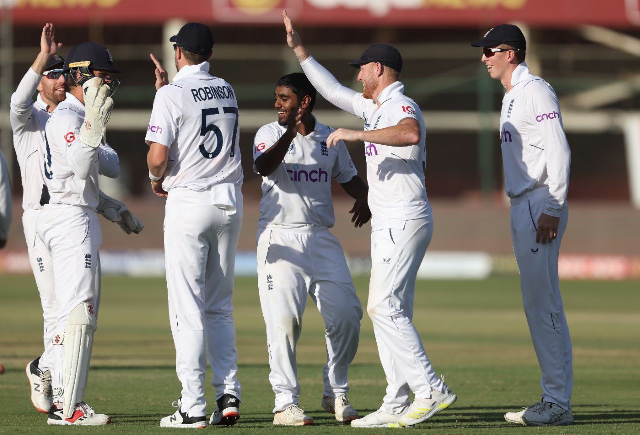 Rehan Ahmed claimed his fourth wicket as Mohammad Wasim drove to mid-off, Pakistan vs England, 3rd Test, 3rd day, Karachi, December 19, 2022