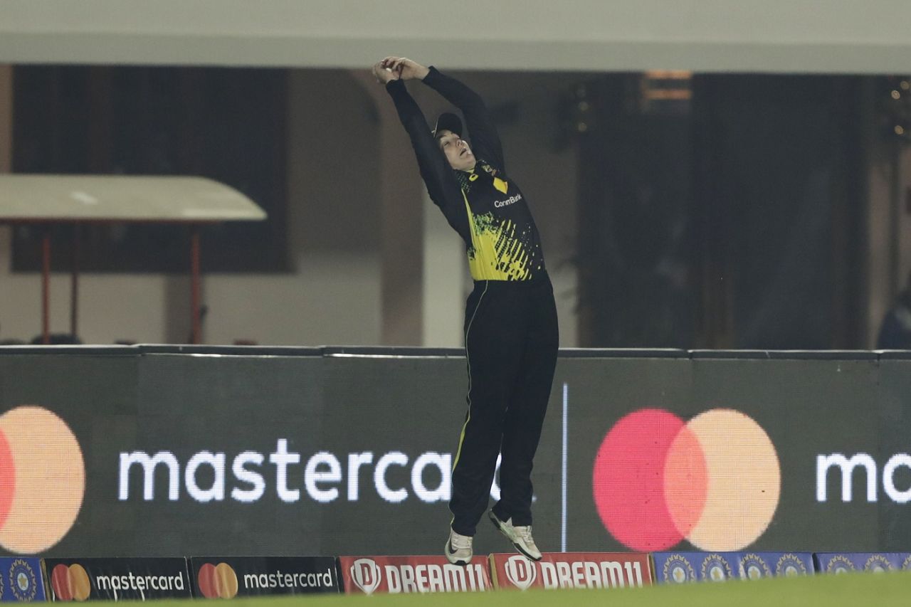 Heather Graham pulled off an outstanding catch in the deep, India v Australia, 5th T20I, Mumbai, December 20, 2022