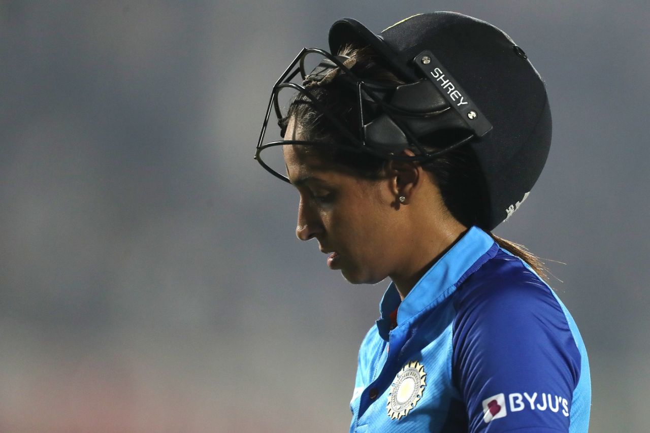 Harmanpreet Kaur walks back after being dismissed, India v Australia, 5th T20I, Mumbai, December 20, 2022