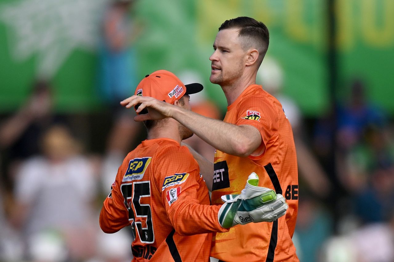 Jason Behrendorff removed Joe Clarke, Melbourne Stars vs Perth Scorchers, Big Bash League 2022-23, Melbourne, December 23, 2022