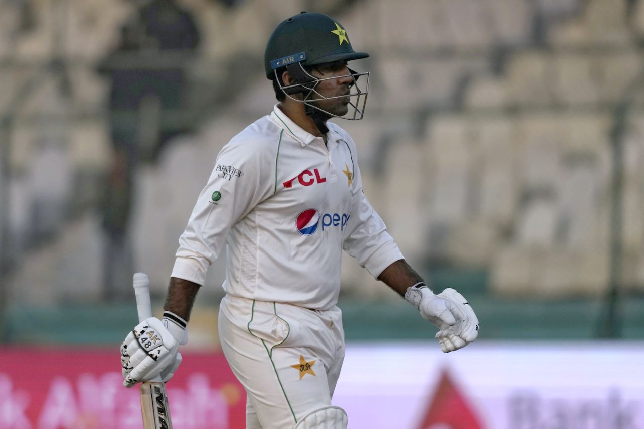 Sarfaraz Ahmed walks back after being dismissed on 86, Pakistan vs New Zealand, 1st Test, Karachi, 1st Day, December 26, 2022