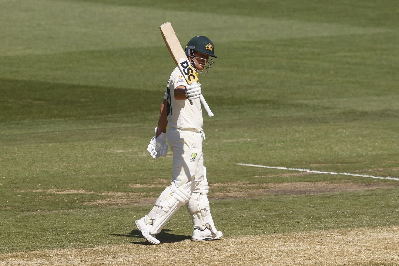 David Warner acknowledges the crowd after reaching his 150, Australia vs South Africa, 2nd Test, Melbourne, 2nd Day, December 27, 2022