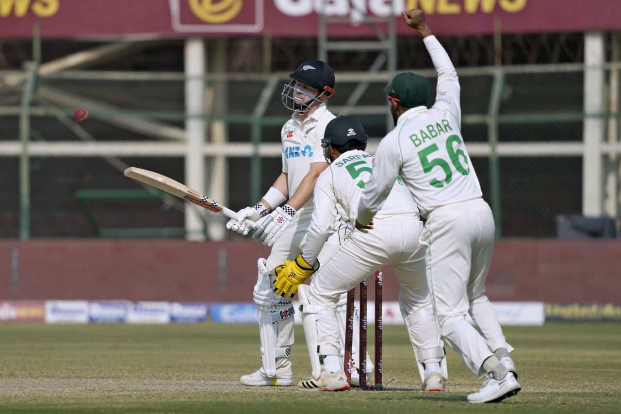 Henry Nicholls is annoyed with himself after chopping on, Pakistan vs New Zealand, 1st Test, Karachi, 3rd day, December 28, 2022
