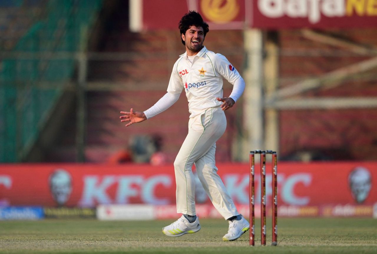Mohammad Wasim celebrates a wicket, Pakistan vs New Zealand, 1st Test, Karachi, 3rd day, December 28, 2022