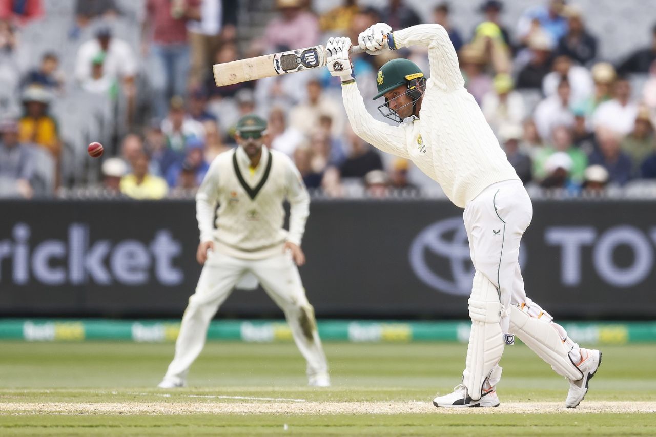 Theunis de Bruyn looked confident for his 28 before a Scott Boland delivery caught his outside edge, Australia vs South Africa, 2nd Test, Melbourne, 4th day, December 29, 2022