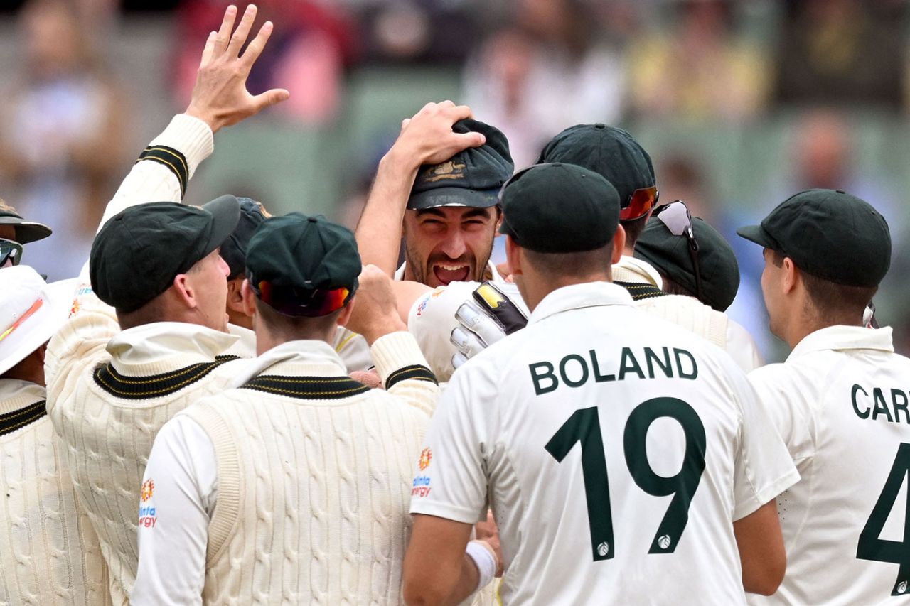 Australia celebrates the wicket of Sarel Erwee, Australia vs South Africa, 2nd Test, Melbourne, 4th day, December 29, 2022