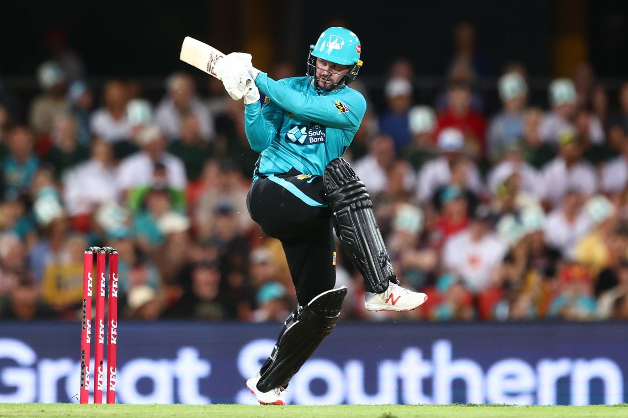 Colin Munro pulls behind square, Brisbane Heat vs Sydney Thunder, Big Bash League 2022-23, Carrara, December 29, 2022