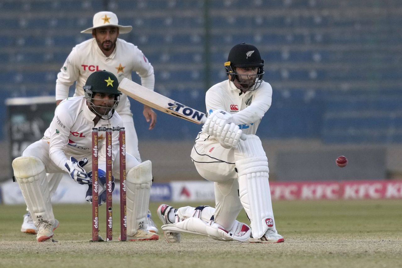 Devon Conway reverse-sweeps one through point, Pakistan vs New Zealand, 1st Test, Karachi, 5th day, December 30, 2022