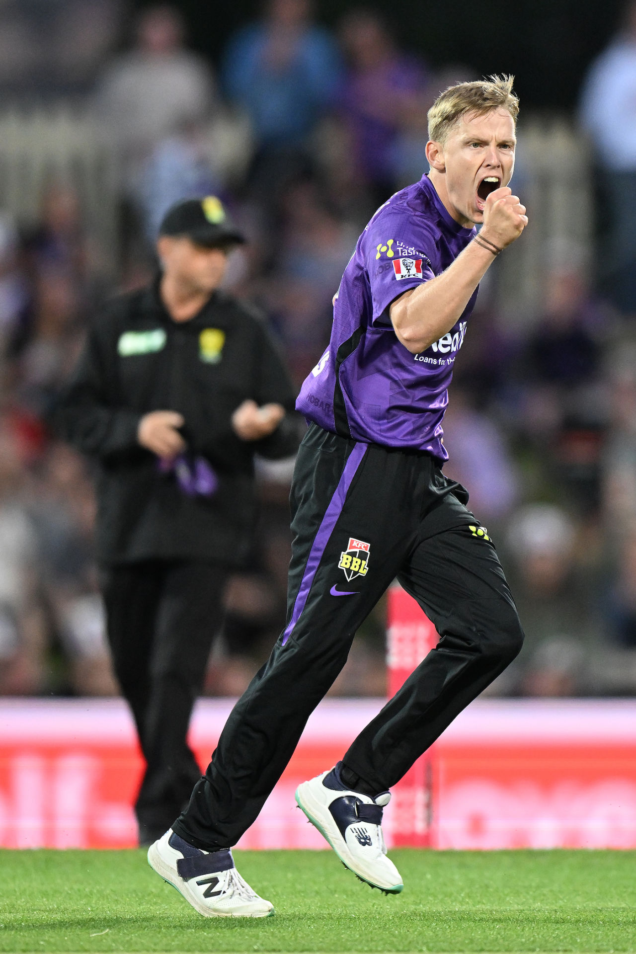 Nathan Ellis celebrates after getting rid of Matthew Short, Hobart Hurricanes vs Adelaide Strikes, BBL 2022-23, Hobart, January 2, 2023