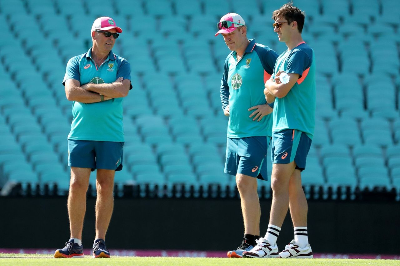 Pat Cummins and Andrew McDonald inspect the pitch on the eve of the Test, Australia vs South Africa, Sydney, January 3, 2023