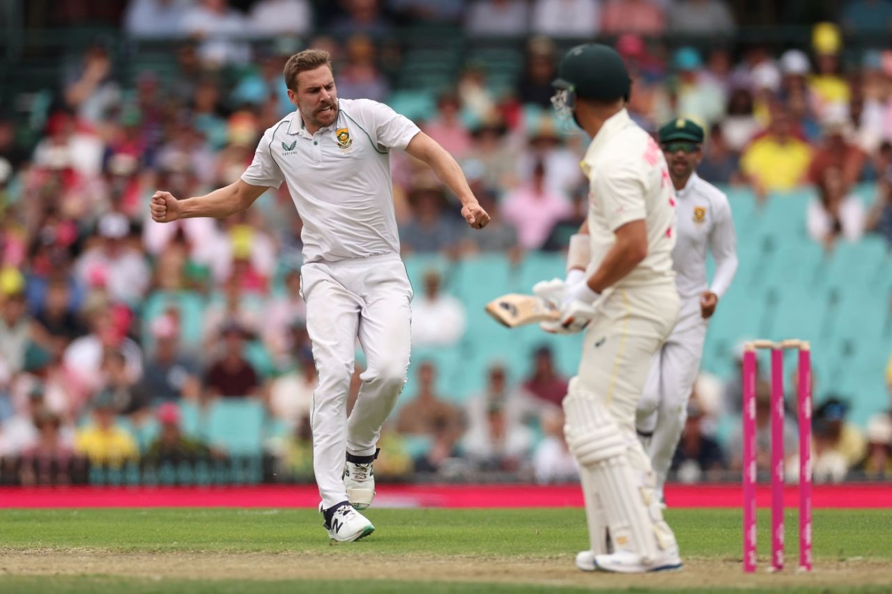 Anrich Nortje had David Warner top-edging a cut to first slip, Australia vs South Africa, 3rd Test, Sydney, 1st day, January 4, 2023