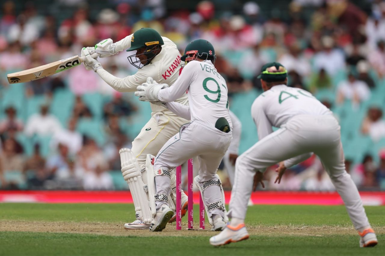 Usman Khawaja force square off the back foot, Australia vs South Africa, 3rd Test, Sydney, 1st day, January 4, 2023
