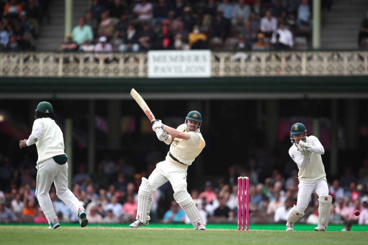 Travis Head leans back to cut, Australia vs South Africa, 3rd Test, Sydney, 2nd day, January 5, 2023