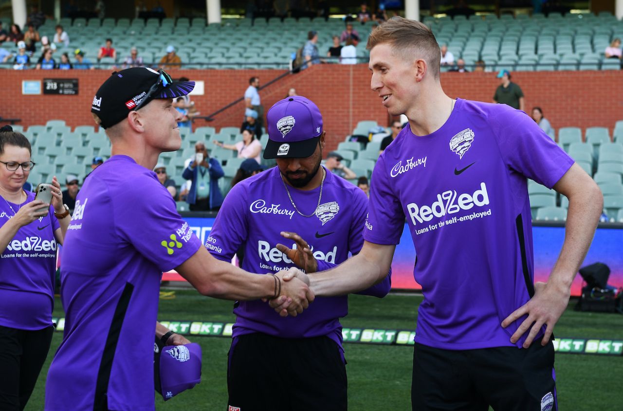 Zak Crawley receives his Hobart Hurricanes cap from Nathan Ellis, Adelaide Strikers vs Hobart Hurricanes, Big Bash League 2022-23, Adelaide, January 05, 2023